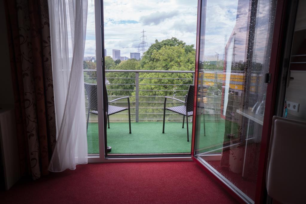 Hotel Rödelheimer Hof - Am Wasserturm Frankfurt am Main Rum bild
